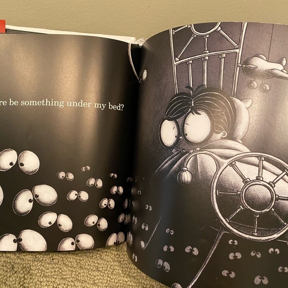 2 x Hardcover Books - Picture 9 of 12